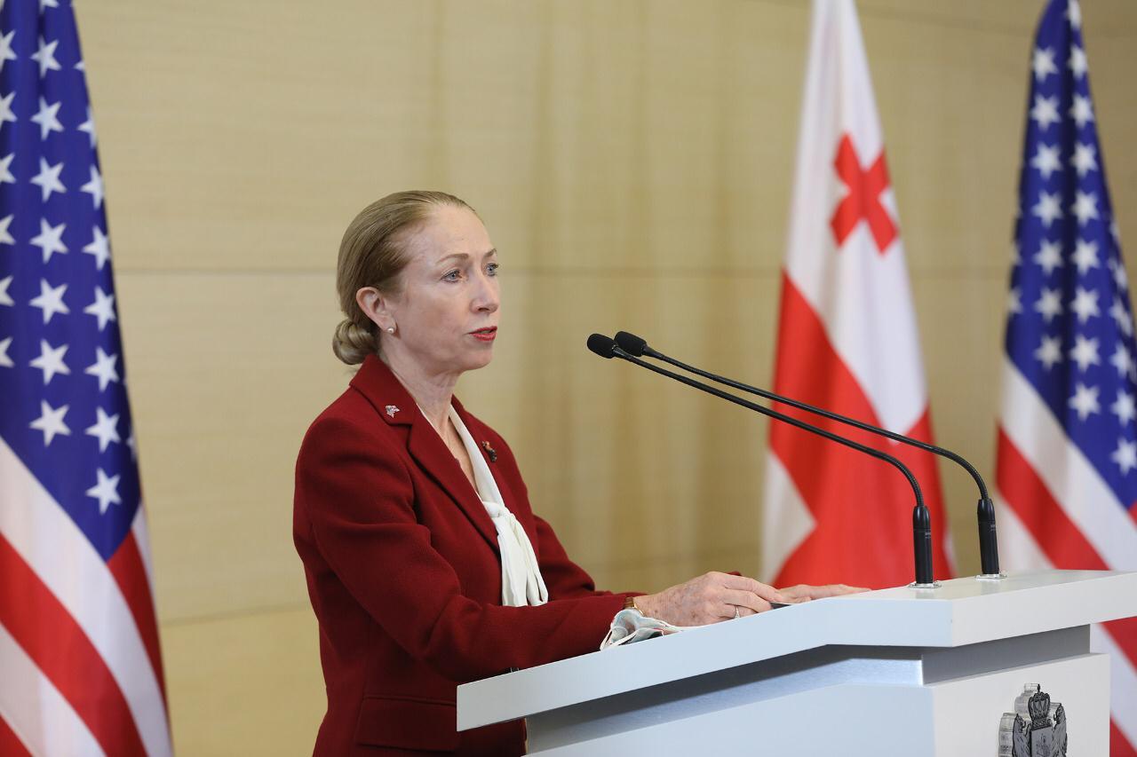 კელი დეგნანი იმედ გაცრუებულია, რადგან მოსამართლეების დანიშვნის პროცესი ისევ მიმდინარეობს