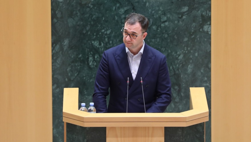 ცვლილება „თამბაქოს კონტროლის შესახებ“ საქართველოს კანონში შეტანის თაობაზე“ 74 მომხრე, 5 წინააღმდეგით პარლამენტმა მიიღო.