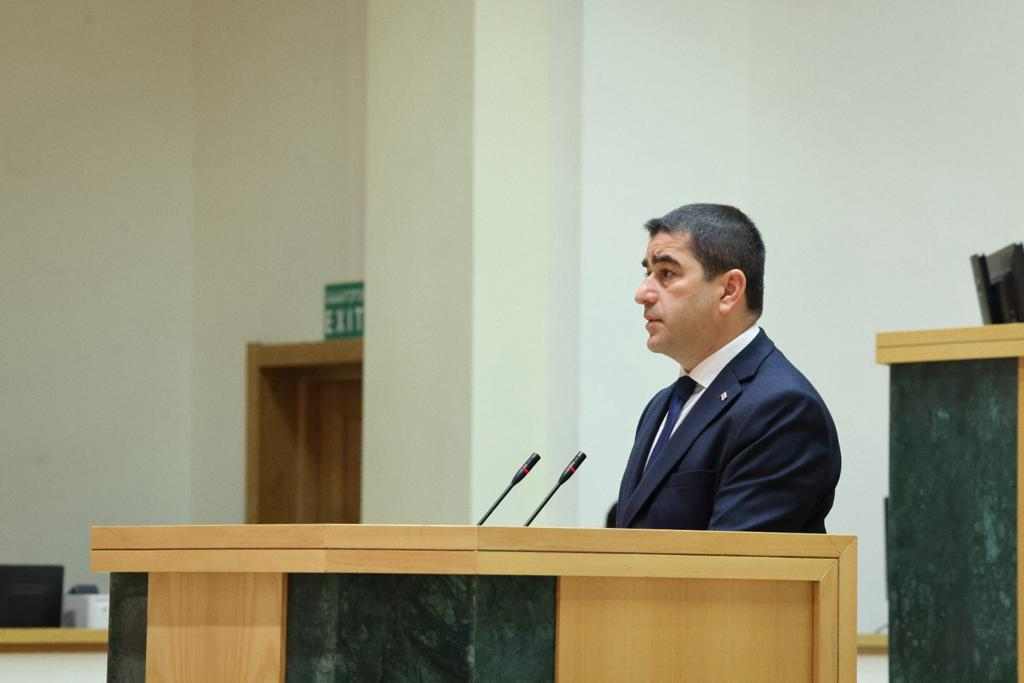 პარლამენტმა მეორე მოსმენით მიიღო ცვლილებები, რომელიც მომდევო მოწვევის პარლამენტის წევრების შრომის ანაზღაურების ოდენობას შეეხება