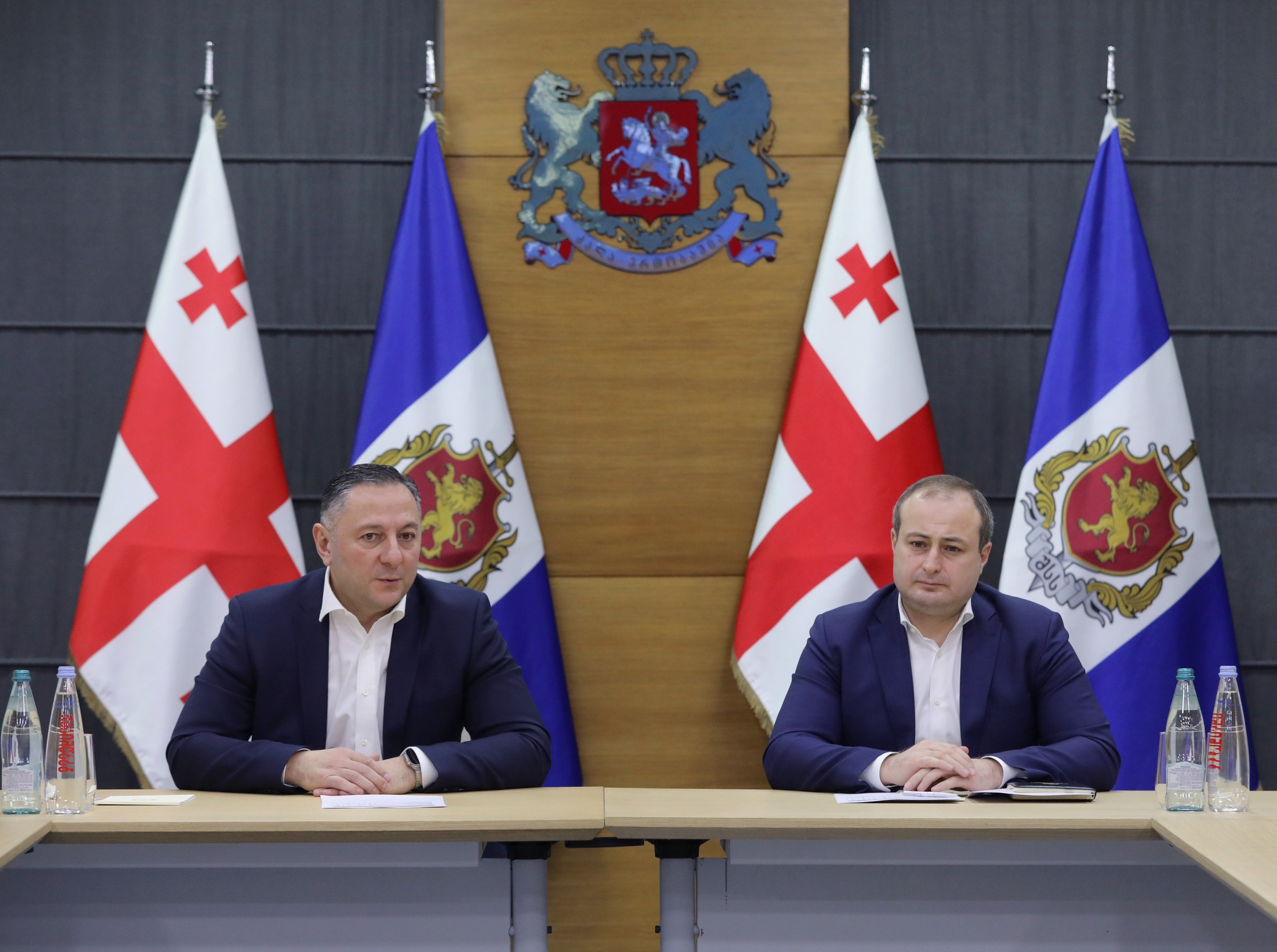 შინაგან საქმეთა მინისტრმა, ვახტანგ გომელაურმა და მინისტრის პირველმა მოადგილემ შალვა ბედოიძემ ცენტრალური კრიმინალური პოლიციის დეპარტამენტის ხელმძღვანელ პირებთან სამუშაო თათბირი გამართეს